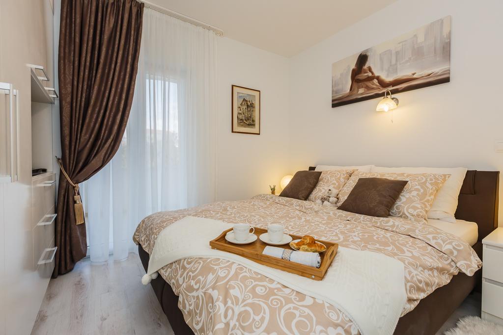Villa Apartments Katja Trogir Exterior photo